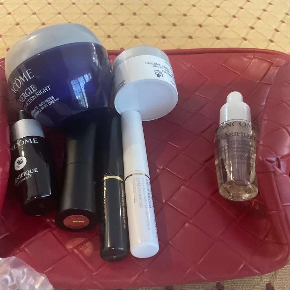 Lancôme Skincare and Makeup Set with Red Quilted Pouch New - Picture 3 of 6